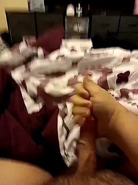 Snapshot of guy454518 chatting on 11/01/25, 01:35 guy454518 online show from 11/01/25, 01:35