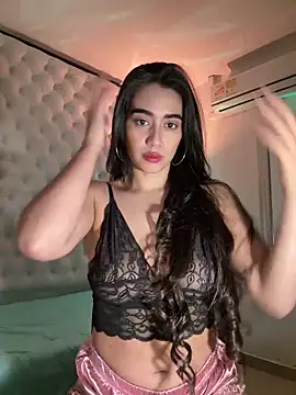 ZarahEvans online show from 12/19/24, 07:51