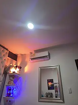 ZarahEvans online show from 02/13/25, 10:54