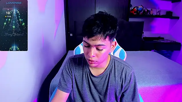 Snapshot of Franco_Rizzo_ chatting on 12/08/24, 10:57 Franco Rizzo online show from 12/08/24, 10:57