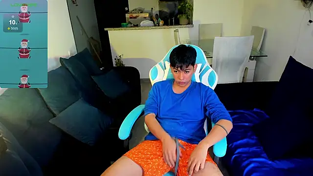 Snapshot of Franco_Rizzo_ chatting on 12/15/24, 09:53 Franco Rizzo online show from 12/15/24, 09:53