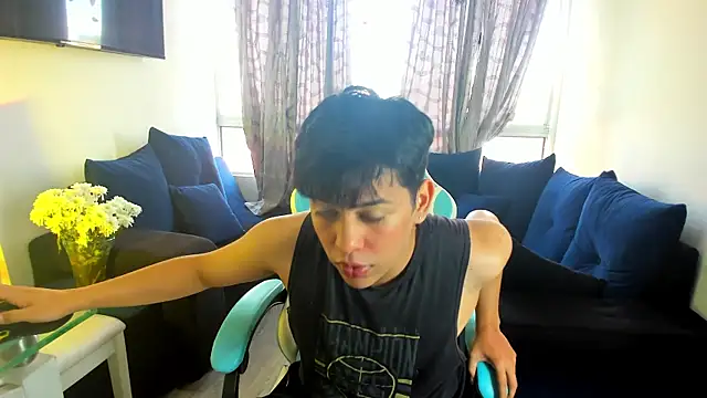 Snapshot of Franco_Rizzo_ chatting on 01/04/25, 08:27 Franco Rizzo online show from 01/04/25, 08:27