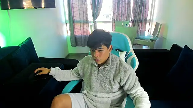 Snapshot of Franco_Rizzo_ chatting on 01/22/25, 09:21 Franco Rizzo online show from 01/22/25, 09:21