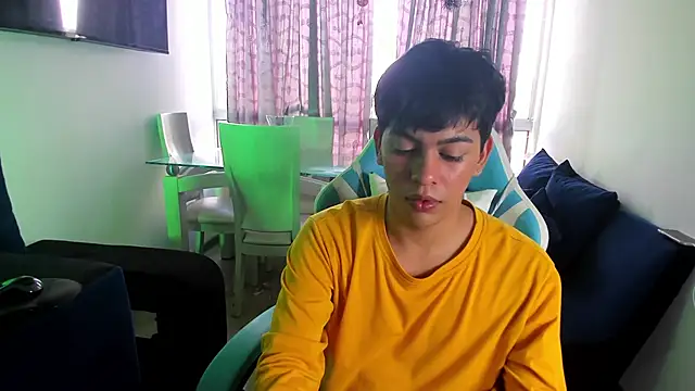 Snapshot of Franco_Rizzo_ chatting on 01/27/25, 05:48 Franco Rizzo online show from 01/27/25, 05:48