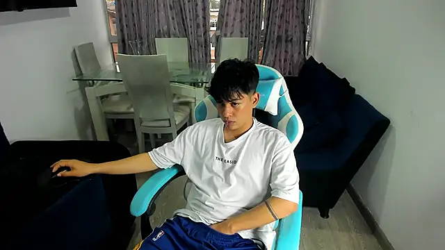 Snapshot of Franco_Rizzo_ chatting on 02/06/25, 10:32 Franco Rizzo online show from 02/06/25, 10:32