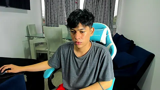 Snapshot of Franco_Rizzo_ chatting on 02/08/25, 10:51 Franco Rizzo online show from 02/08/25, 10:51