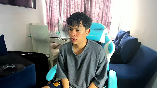 Snapshot of Franco_Rizzo_ chatting on 02/24/25, 08:47 Franco Rizzo online show from 02/24/25, 08:47