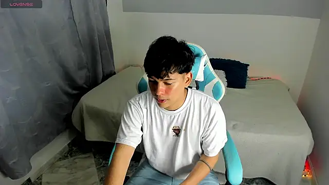 Snapshot of Franco_Rizzo_ chatting on 03/16/25, 07:06 Franco Rizzo online show from 03/16/25, 07:06