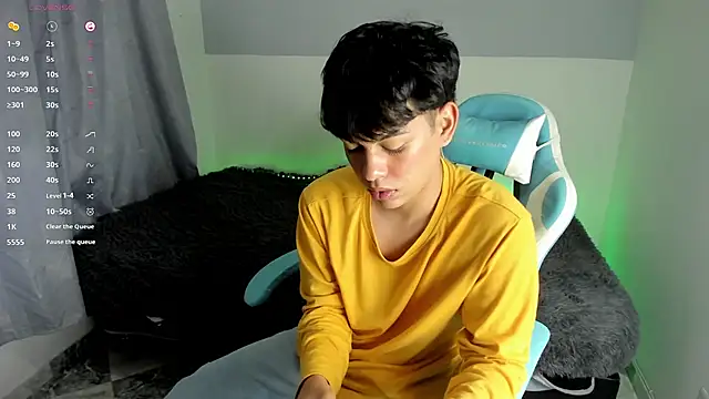 Snapshot of Franco_Rizzo_ chatting on 03/22/25, 08:26 Franco Rizzo online show from 03/22/25, 08:26