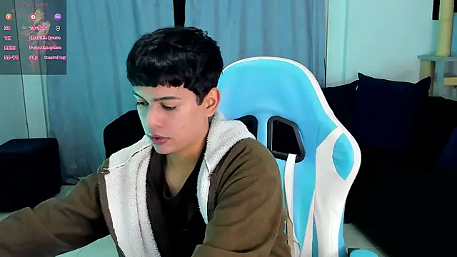 Snapshot of Franco_Rizzo_ chatting on 10/16/25, 02:12 Franco Rizzo online show from 10/16/25, 02:12