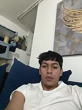 Snapshot of Franco_Rizzo_ chatting on 10/18/25, 06:58 Franco Rizzo online show from 10/18/25, 06:58