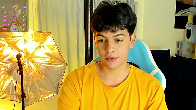 Snapshot of Franco_Rizzo_ chatting on 11/30/25, 10:25 Franco Rizzo online show from 11/30/25, 10:25