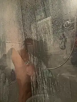 Snapshot of RoodoggXL chatting on 12/25/24, 01:42 RoodoggXL online show from 12/25/24, 01:42