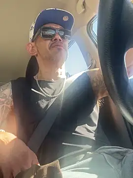 Snapshot of RoodoggXL chatting on 02/02/25, 08:08 RoodoggXL online show from 02/02/25, 08:08