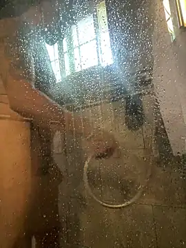 Snapshot of RoodoggXL chatting on 03/04/25, 01:01 RoodoggXL online show from 03/04/25, 01:01