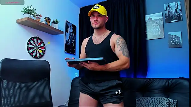 Snapshot of AndrewDiaz chatting on 12/16/24, 03:40 AndrewDiaz online show from 12/16/24, 03:40