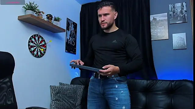 Snapshot of AndrewDiaz chatting on 12/28/24, 10:58 AndrewDiaz online show from 12/28/24, 10:58