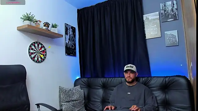 Snapshot of AndrewDiaz chatting on 01/27/25, 03:26 AndrewDiaz online show from 01/27/25, 03:26