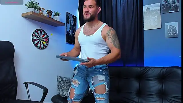 Snapshot of AndrewDiaz chatting on 01/30/25, 09:36 AndrewDiaz online show from 01/30/25, 09:36