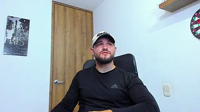 Snapshot of AndrewDiaz chatting on 09/28/25, 06:52 AndrewDiaz online show from 09/28/25, 06:52