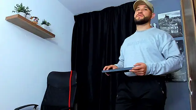 Snapshot of AndrewDiaz chatting on 11/19/25, 03:39 AndrewDiaz online show from 11/19/25, 03:39