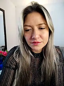 valeriahunter1 online show from 03/05/25, 09:26