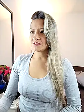 valeriahunter1 online show from 11/05/25, 10:21