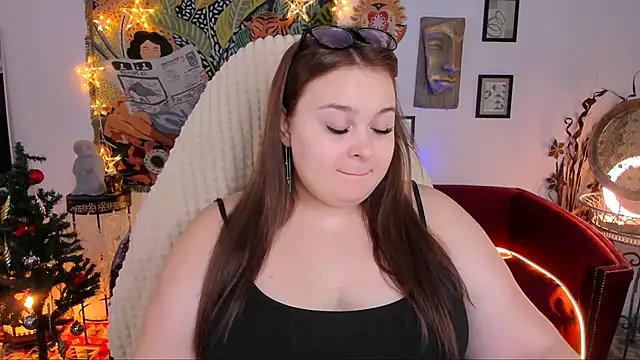 Snapshot of KimberlyMaran chatting on 12/21/24, 01:21 KimberlyMaran online show from 12/21/24, 01:21