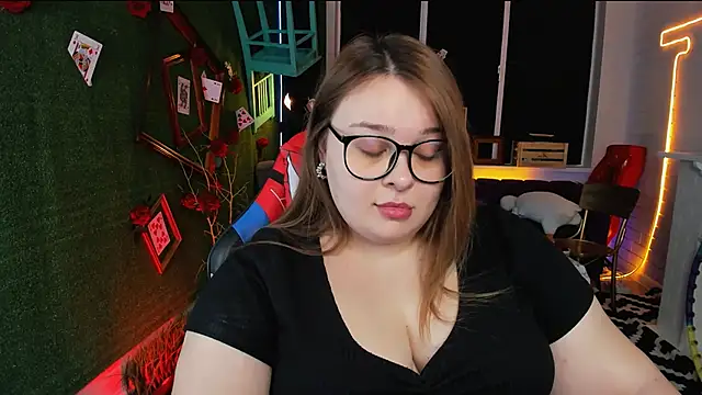 Snapshot of KimberlyMaran chatting on 02/22/25, 09:12 KimberlyMaran online show from 02/22/25, 09:12