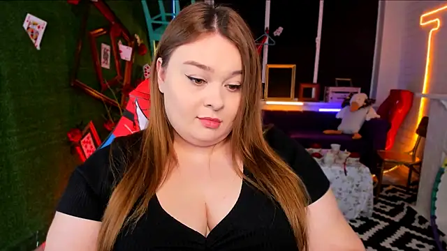 Snapshot of KimberlyMaran chatting on 02/25/25, 12:13 KimberlyMaran online show from 02/25/25, 12:13