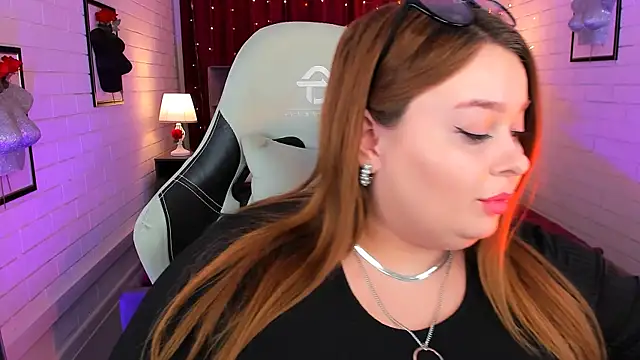 Snapshot of KimberlyMaran chatting on 03/12/25, 03:29 KimberlyMaran online show from 03/12/25, 03:29