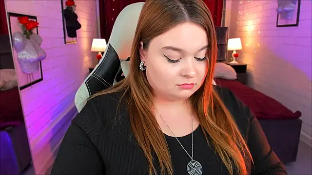 Snapshot of KimberlyMaran chatting on 03/19/25, 12:34 KimberlyMaran online show from 03/19/25, 12:34