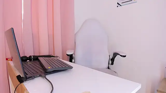 kattypinkk online show from 05/15/26, 07:21