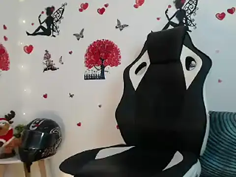 Snapshot of Angel_bran chatting on 01/25/25, 12:06 Angel bran online show from 01/25/25, 12:06