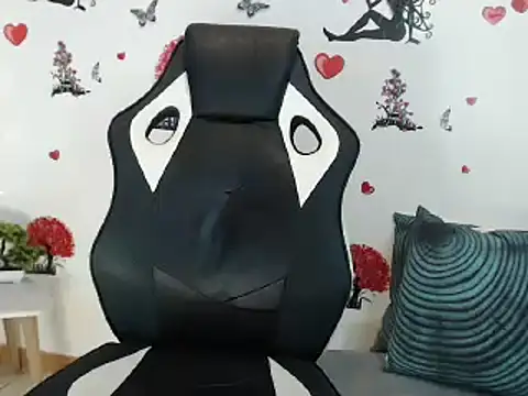 Snapshot of Angel_bran chatting on 02/23/25, 12:19 Angel bran online show from 02/23/25, 12:19