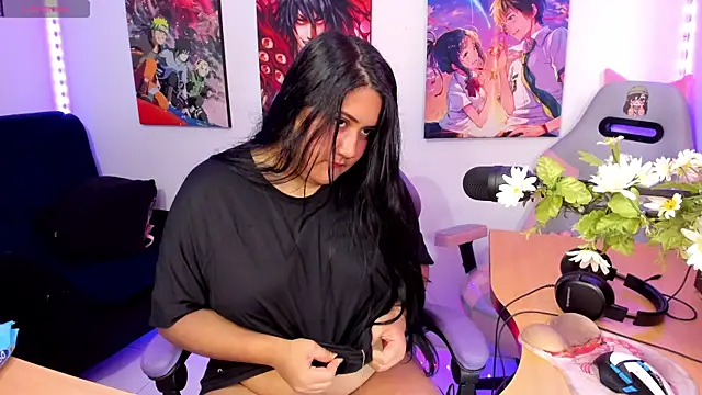 Snapshot of haru_u2 chatting on 10/17/25, 12:08 haru u2 online show from 10/17/25, 12:08