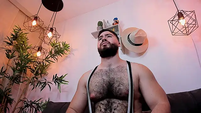 Snapshot of SebastianVilla_ chatting on 07/17/26, 10:25 SebastianVilla online show from 07/17/26, 10:25