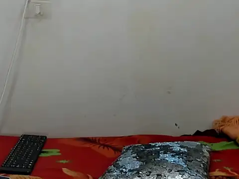 aliissa more online show from 05/25/26, 07:53