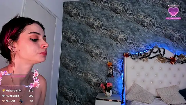 Snapshot of CAMILLEN_PETTID chatting on 12/27/24, 04:15 CAMILLEN PETTID online show from 12/27/24, 04:15