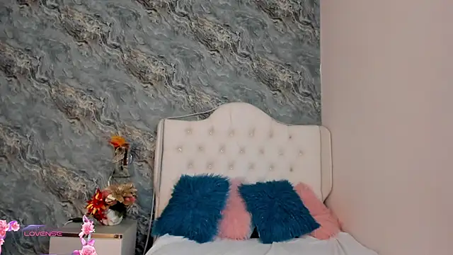 Snapshot of CAMILLEN_PETTID chatting on 01/16/25, 10:44 CAMILLEN PETTID online show from 01/16/25, 10:44