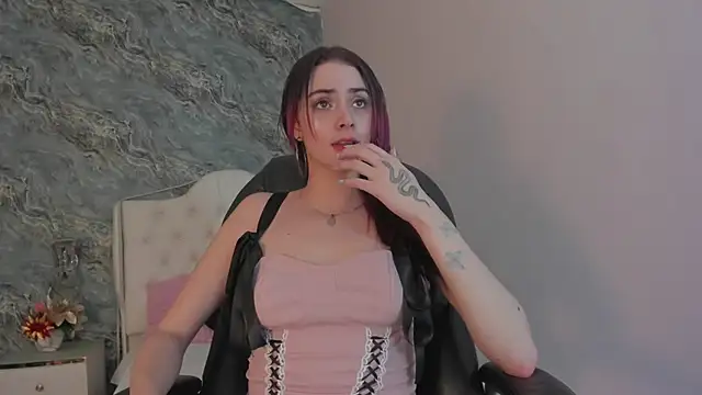 Snapshot of CAMILLEN_PETTID chatting on 03/07/25, 07:38 CAMILLEN PETTID online show from 03/07/25, 07:38