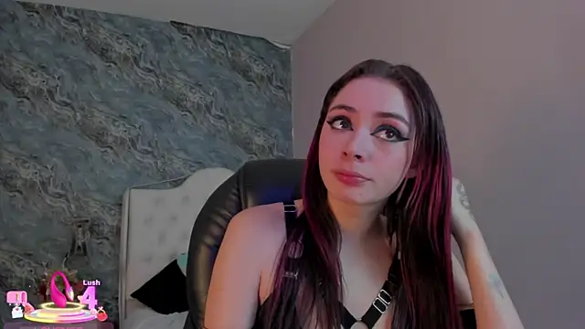 Snapshot of CAMILLEN_PETTID chatting on 03/19/25, 11:03 CAMILLEN PETTID online show from 03/19/25, 11:03