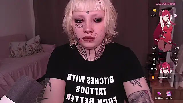 Snapshot of tradishka chatting on 09/12/25, 07:03 tradishka online show from 09/12/25, 07:03