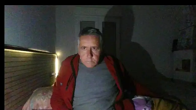 Snapshot of parejamlga58 chatting on 02/14/26, 11:23 parejamlga58 online show from 02/14/26, 11:23