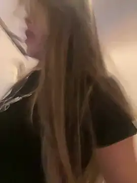 Snapshot of Emilia_Bakerr chatting on 03/06/25, 06:16 Emilia Bakerr online show from 03/06/25, 06:16