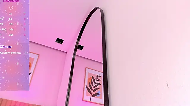 Snapshot of sweety_bombom chatting on 10/29/25, 11:34 sweety bombom online show from 10/29/25, 11:34