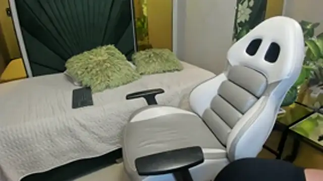 MrsFoucher online show from 06/25/26, 05:12