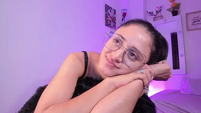 Snapshot of _Caroliinee_ chatting on 03/13/25, 11:16 Caroliinee online show from 03/13/25, 11:16