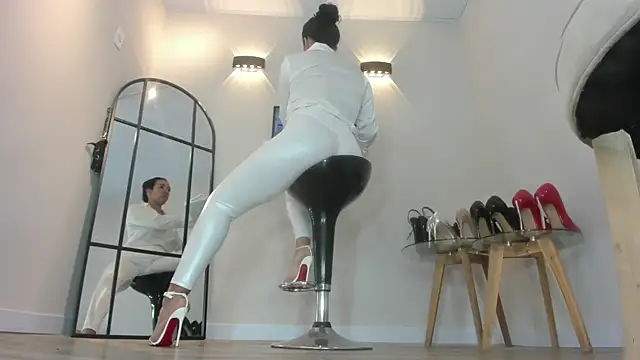 solsmithxx online show from 03/04/26, 07:31