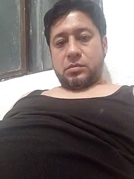 Snapshot of simpatico1000 chatting on 11/10/25, 02:32 simpatico1000 online show from 11/10/25, 02:32